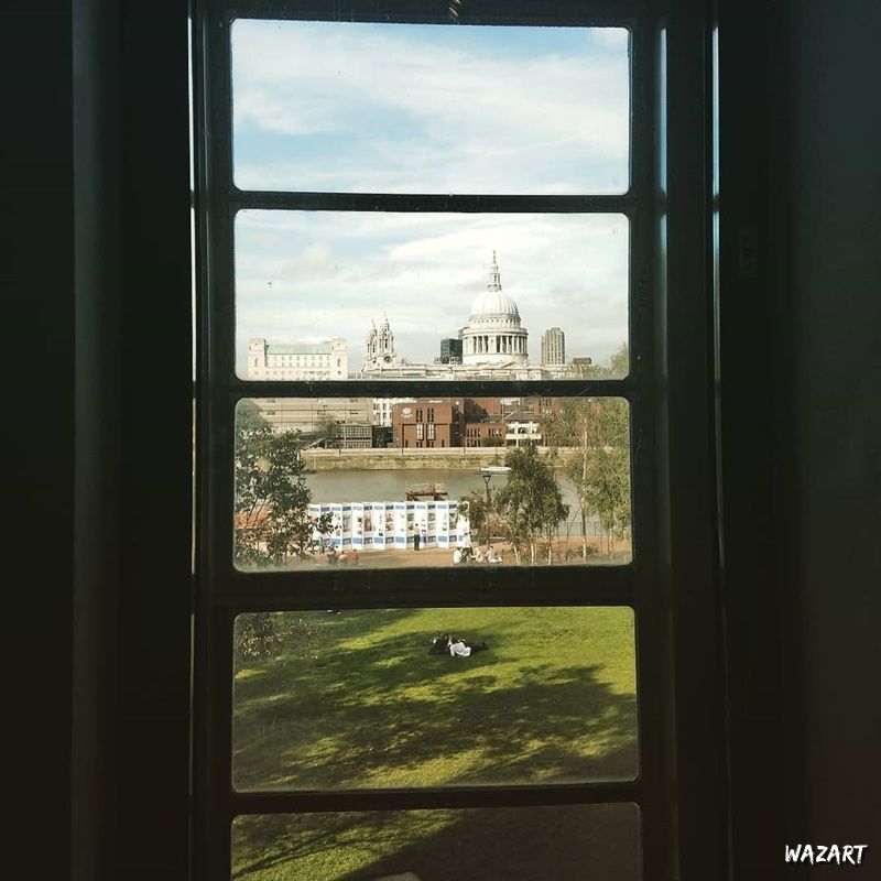 vue sur st paul depuis une fenêtre du tate modern